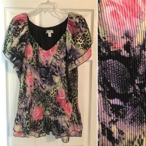Beautiful flowery, stretchy blouse - size 18/20